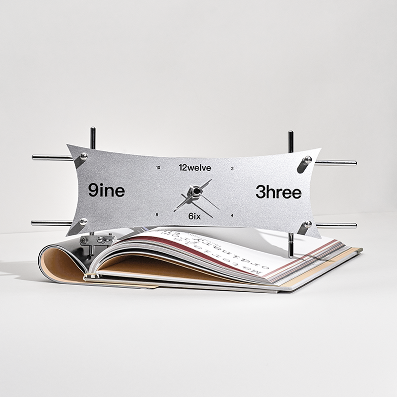 Light Axis Metal Kite Mini Clock